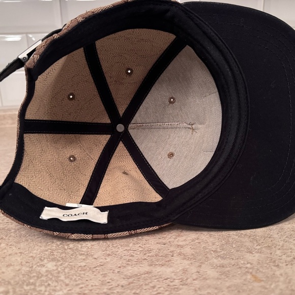 Coach Signature Pattern Tan and Black Men's Hat like new - Picture 4 of 6